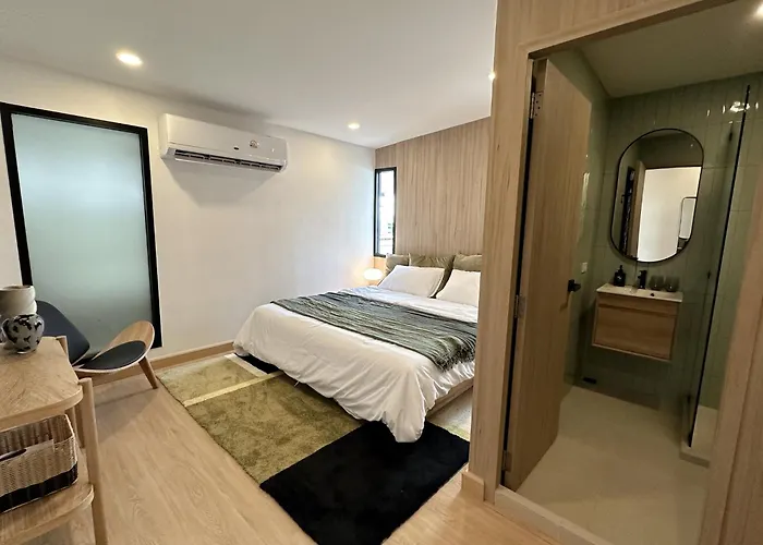 3 Bed 3 Bath / Luxury / 1 Min Walk To Bts Asok * Bangkok