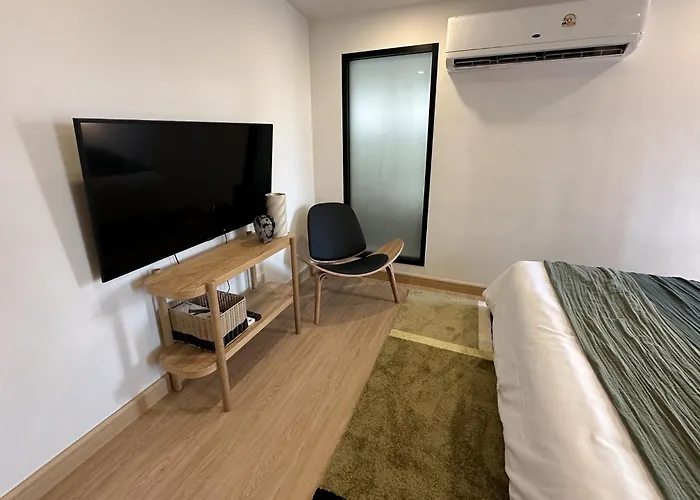 3 Bed 3 Bath / Luxury / 1 Min Walk To Bts Asok * Bangkok