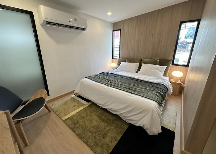 3 Bed 3 Bath / Luxury / 1 Min Walk To Bts Asok * Bangkok