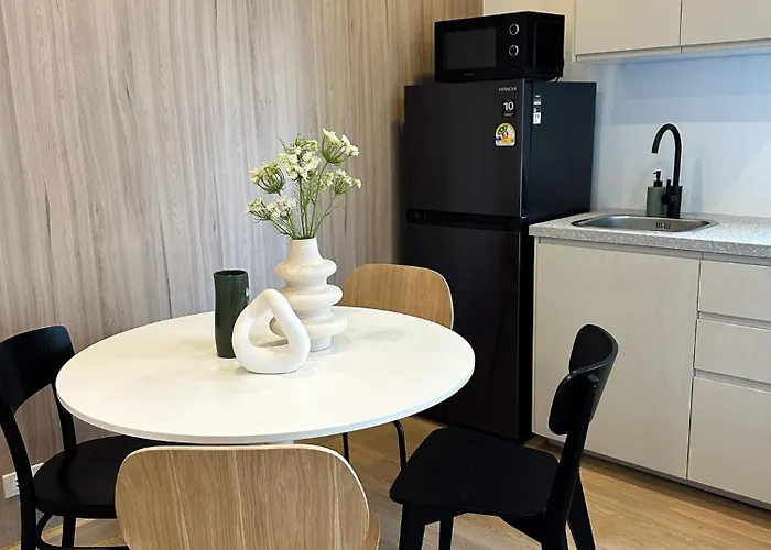 3 Bed 3 Bath / Luxury / 1 Min Walk To Bts Asok Apartamento