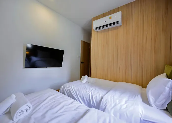 3 Bed 3 Bath / Luxury / 1 Min Walk To Bts Asok Apartamento