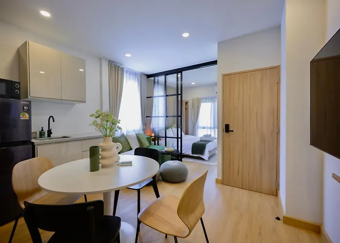 3 Bed 3 Bath / Luxury / 1 Min Walk To Bts Asok Apartamento *